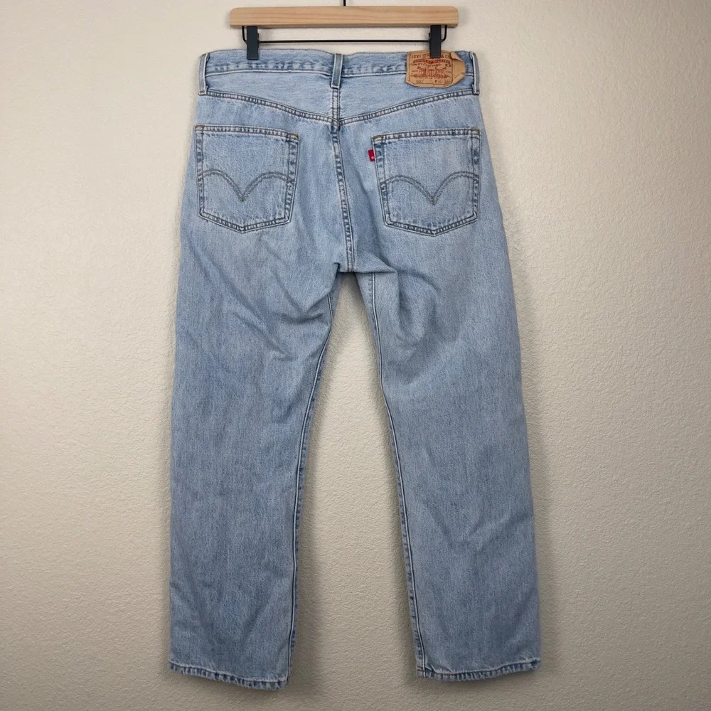 Vintage Y2K Levi's 501xx Light Wash Blue Denim Straight Jeans 36x30 (34x28) 2004